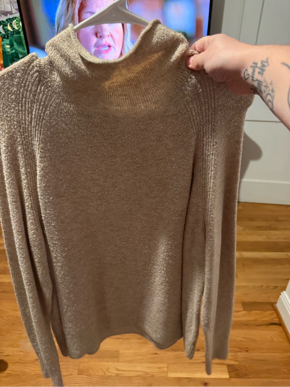 Women's Cream Turtleneck Sweater - Cozy Long-Sleeve Knit